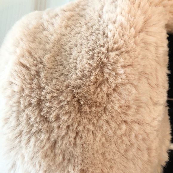 Mid length long coat with faux furrrrr collar - Picture 3 of 5